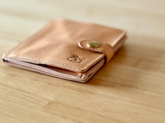 イルビゾンテ二つ折り財布