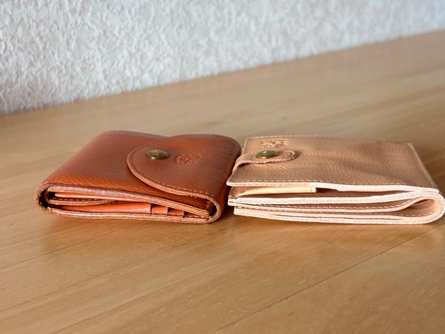 ラウンドスナップとスクエアウォレットの厚み