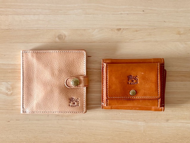 スクエアウォレットと三つ折り財布