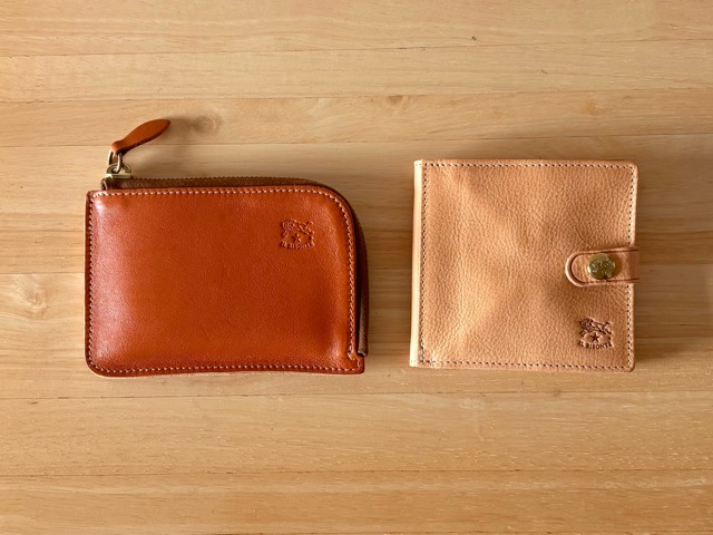 L字ファスナー財布とスクエアウォレット