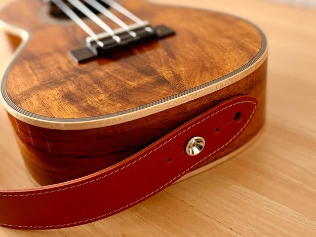 エンドピンに付けたストラップ