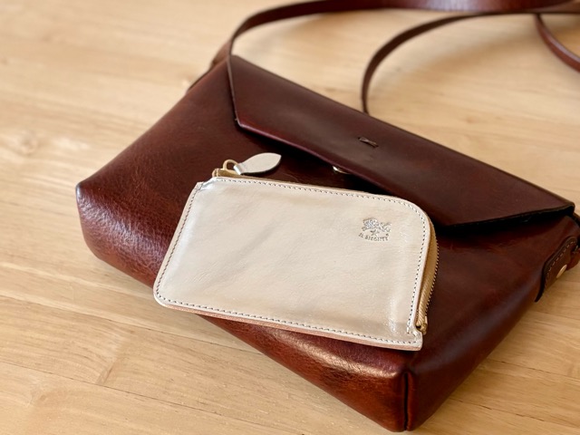 ショルダーバッグ（赤茶）×イルビゾンテ シルバー